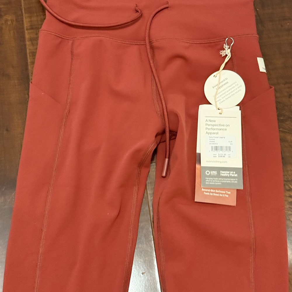 Vuori Red Leggings Soft Comfortable Bottoms